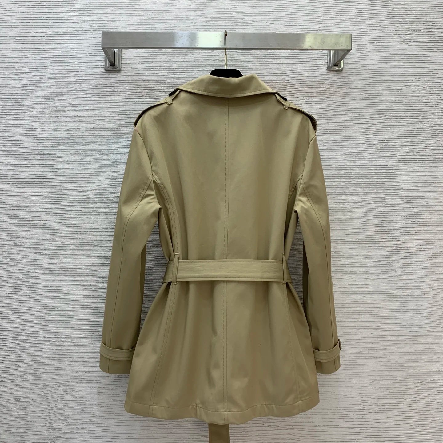 25 Autumn/Winter New Women's Clothing - Buttoned Letters Embroidered Collar, Embroidered Logo, Stylish and Chic, Waist-Defining,