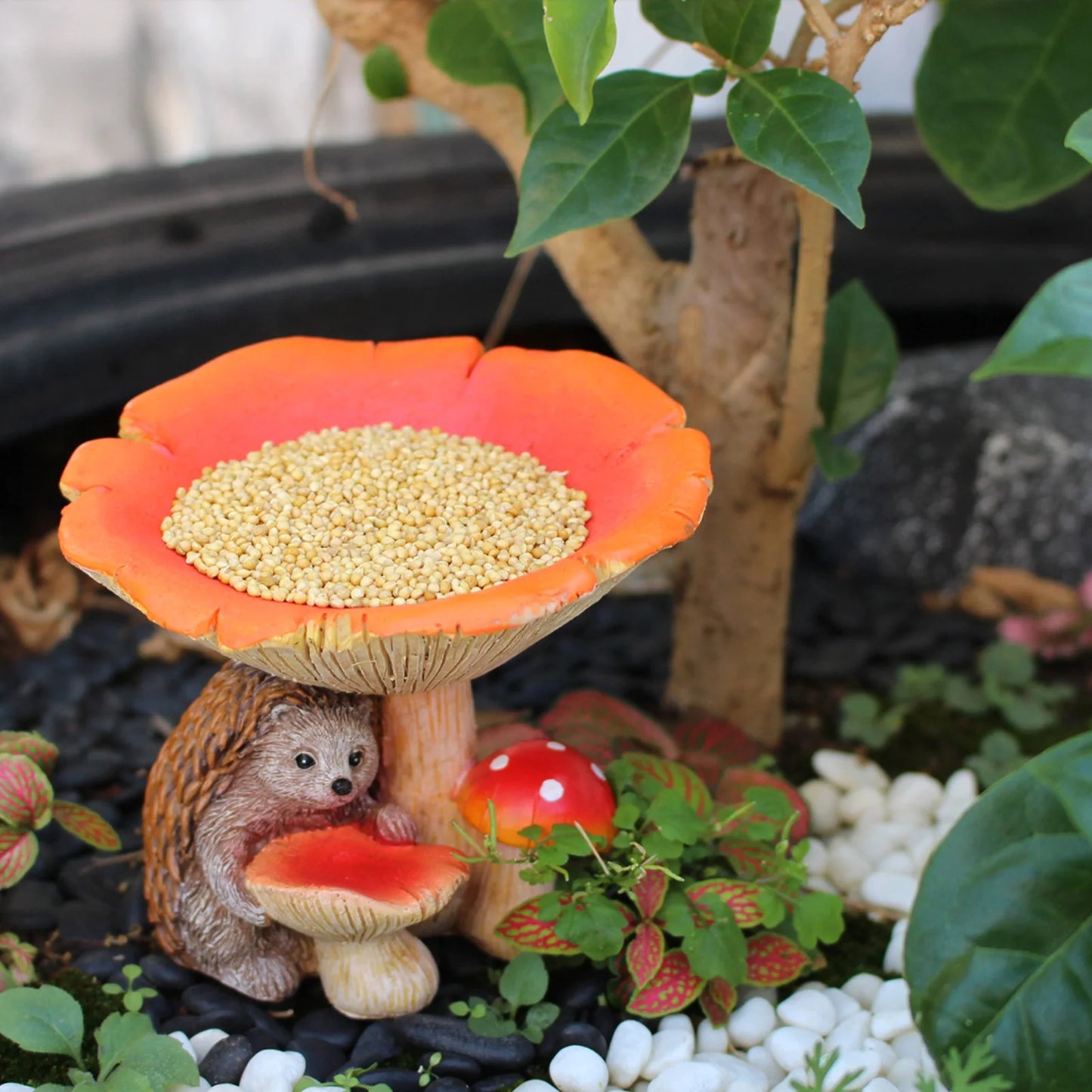 Outdoor Bird Feeder Decoration Ornament Hedgehog Decoration Pendant Lawn Ornaments for Courtyard Garden Kindergarten Lawn