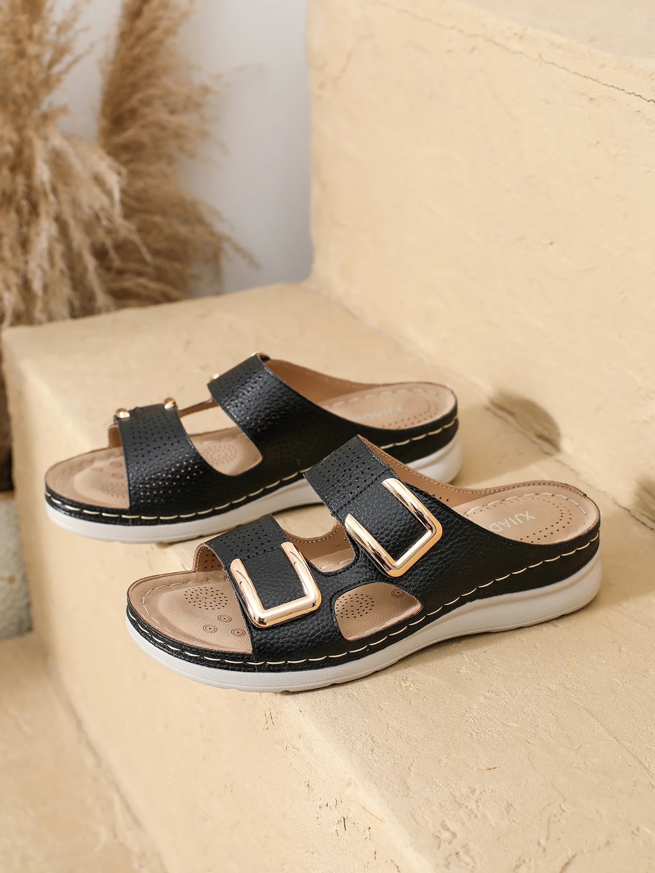 Woman 2024 Trend Women's Slippers Casual Flower Hollow Wedge Beach Shoes Outdoor Fashion Platform Comfortable Non-slip Sandals
